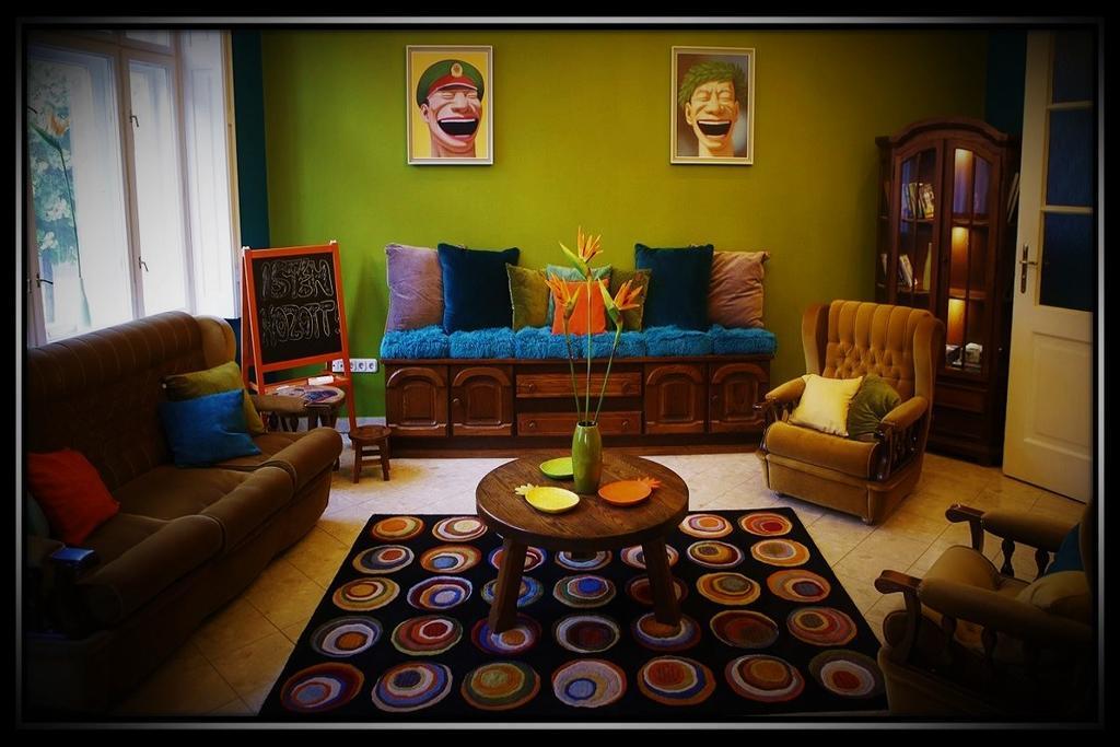 شقة Happy Colours In Old Town Kecskemét المظهر الخارجي الصورة