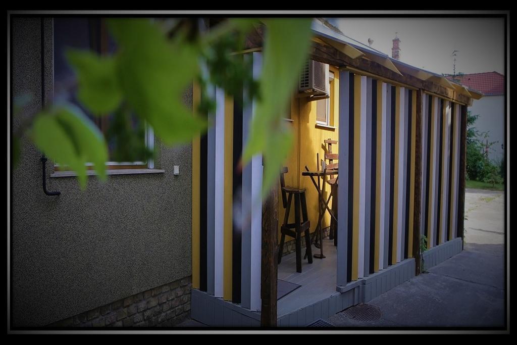 شقة Happy Colours In Old Town Kecskemét المظهر الخارجي الصورة